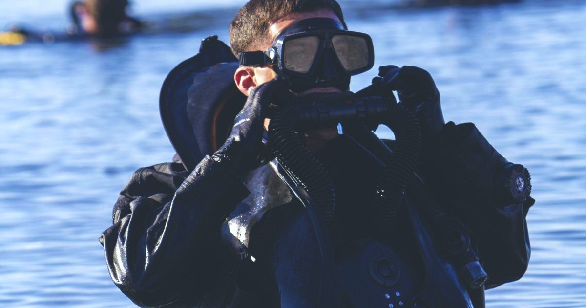 ATAC Fitness offers Special Forces Training gear for US military candidates (BUDS, SWCC, MARSOC, RECON) Jet Fins Rocket Fins and Dive Masks for selection