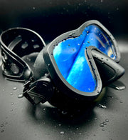 Blue lens frameless dive mask